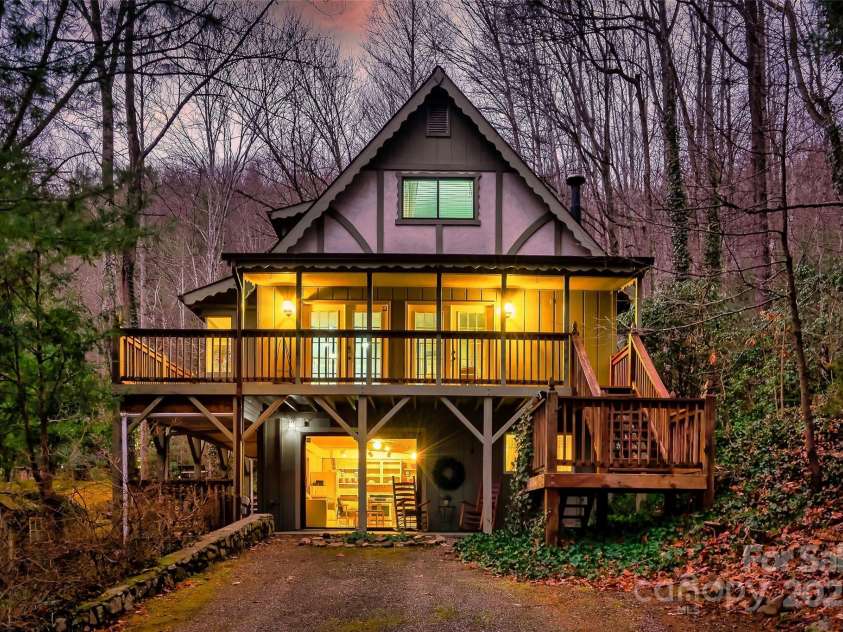 21 Christy Lane, Maggie Valley, NC 28751.  MLS# CAR4215819, YatesRealty ID 21889. 