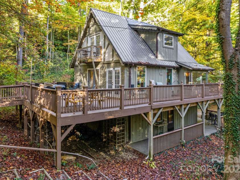 21 Christy Lane, Maggie Valley, NC 28751.  MLS# CAR4215819, YatesRealty ID 21889. 