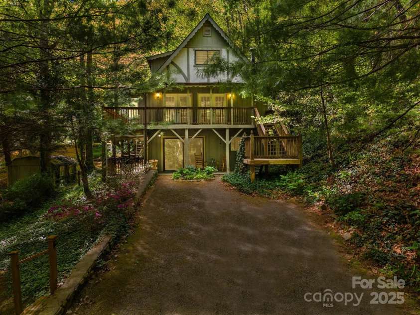 21 Christy Lane, Maggie Valley, NC 28751.  MLS# CAR4215819, YatesRealty ID 21889. 