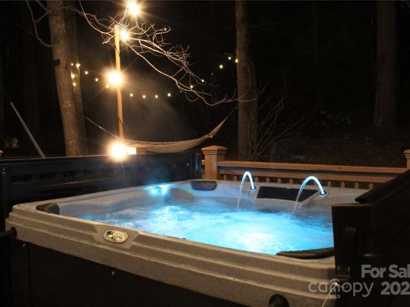 21 Christy Lane, Maggie Valley, NC 28751.  MLS# CAR4215819, YatesRealty ID 21889. 