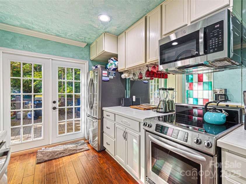 21 Christy Lane, Maggie Valley, NC 28751.  MLS# CAR4215819, YatesRealty ID 21889. 