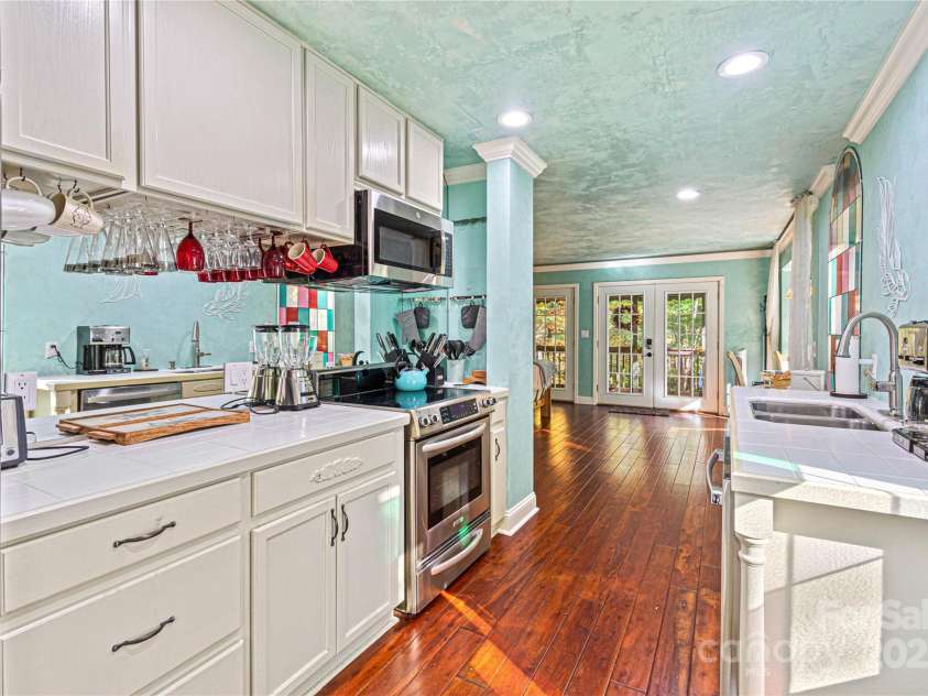 21 Christy Lane, Maggie Valley, NC 28751.  MLS# CAR4215819, YatesRealty ID 21889. 