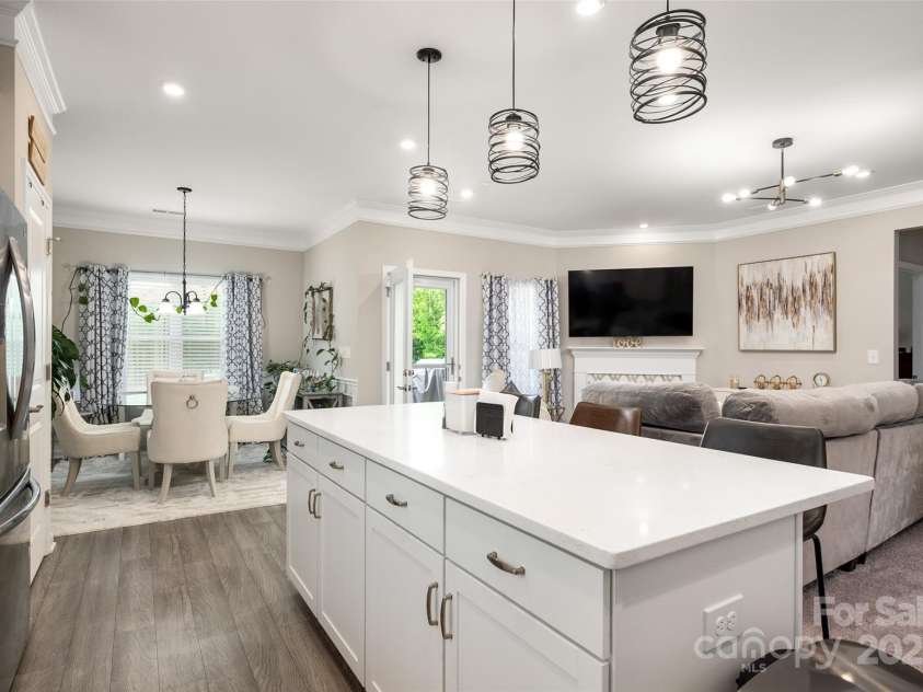 9034 Evercrisp Lane, Charlotte, NC 28215.  MLS# CAR4259413, YatesRealty ID 21890. 