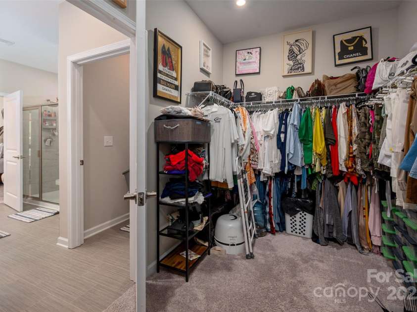 9034 Evercrisp Lane, Charlotte, NC 28215.  MLS# CAR4259413, YatesRealty ID 21890. 