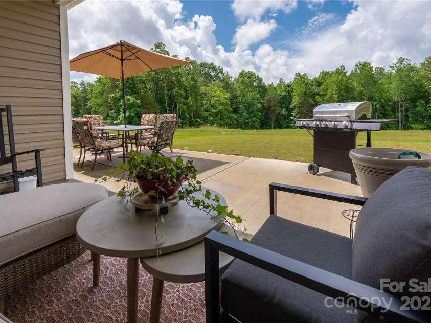 9034 Evercrisp Lane, Charlotte, NC 28215.  MLS# CAR4259413, YatesRealty ID 21890. 