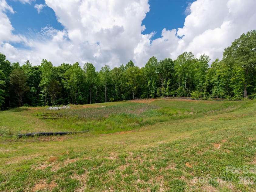 9034 Evercrisp Lane, Charlotte, NC 28215.  MLS# CAR4259413, YatesRealty ID 21890. 