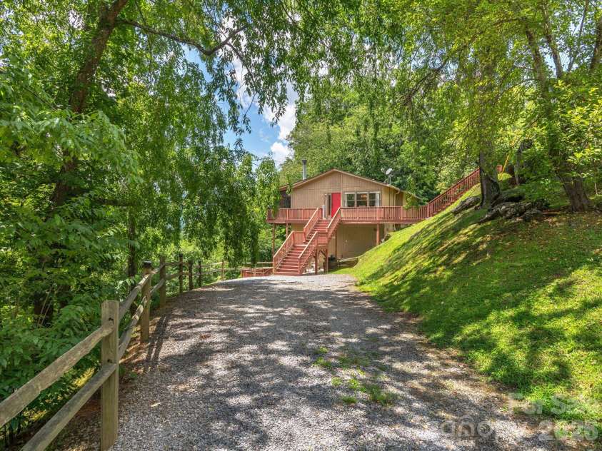 1541 Utah Mountain Road, Waynesville, NC 28785.  MLS# CAR4362879, YatesRealty ID 21891. 