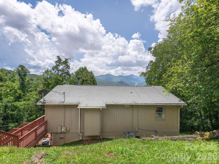1541 Utah Mountain Road, Waynesville, NC 28785.  MLS# CAR4362879, YatesRealty ID 21891. 