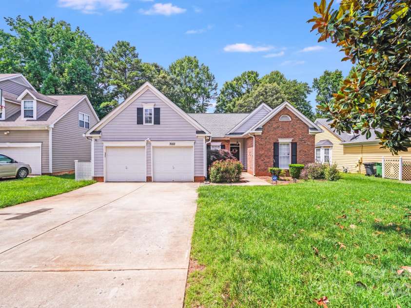 7033 Spandril Lane, Charlotte, NC 28215.  MLS# CAR4266956, YatesRealty ID 21892. 