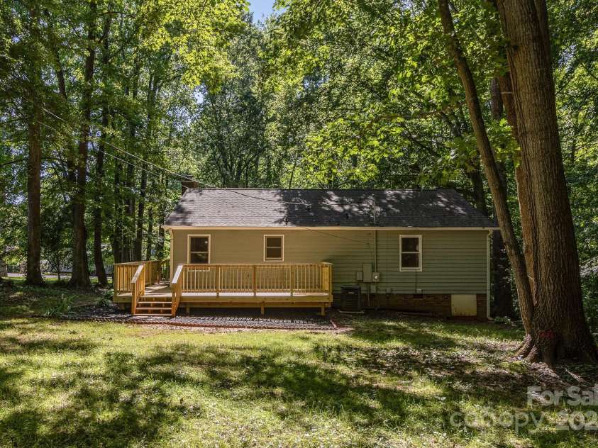 1118 Brookwood Drive, Stanley, NC 28164.  MLS# CAR4272549, YatesRealty ID 21893. 