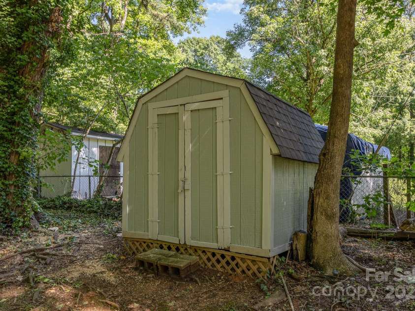 1118 Brookwood Drive, Stanley, NC 28164.  MLS# CAR4272549, YatesRealty ID 21893. 