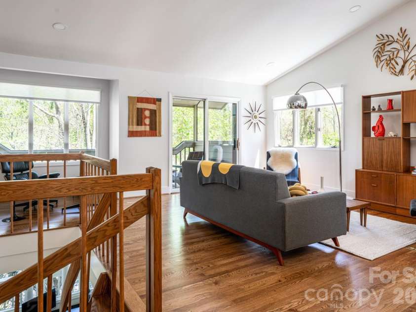 1002 Timber Lane, Asheville, NC 28804.  MLS# CAR4362891, YatesRealty ID 21894. 