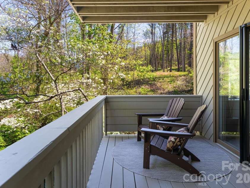 1002 Timber Lane, Asheville, NC 28804.  MLS# CAR4362891, YatesRealty ID 21894. 