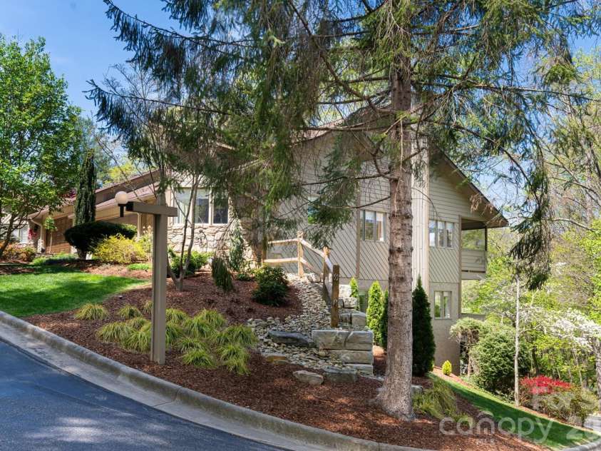 1002 Timber Lane, Asheville, NC 28804.  MLS# CAR4362891, YatesRealty ID 21894. 
