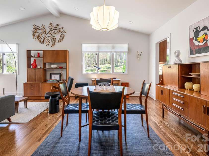 1002 Timber Lane, Asheville, NC 28804.  MLS# CAR4362891, YatesRealty ID 21894. Dining Area