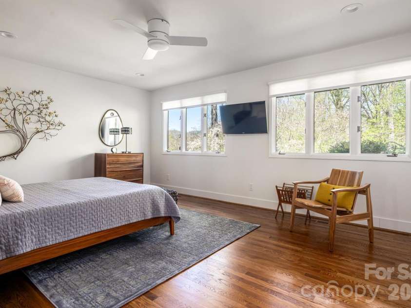 1002 Timber Lane, Asheville, NC 28804.  MLS# CAR4362891, YatesRealty ID 21894. Second Bedroom