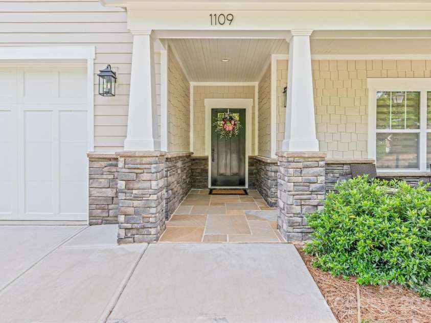 1109 Bunch Drive, Statesville, NC 28677.  MLS# CAR4258524, YatesRealty ID 21894. 