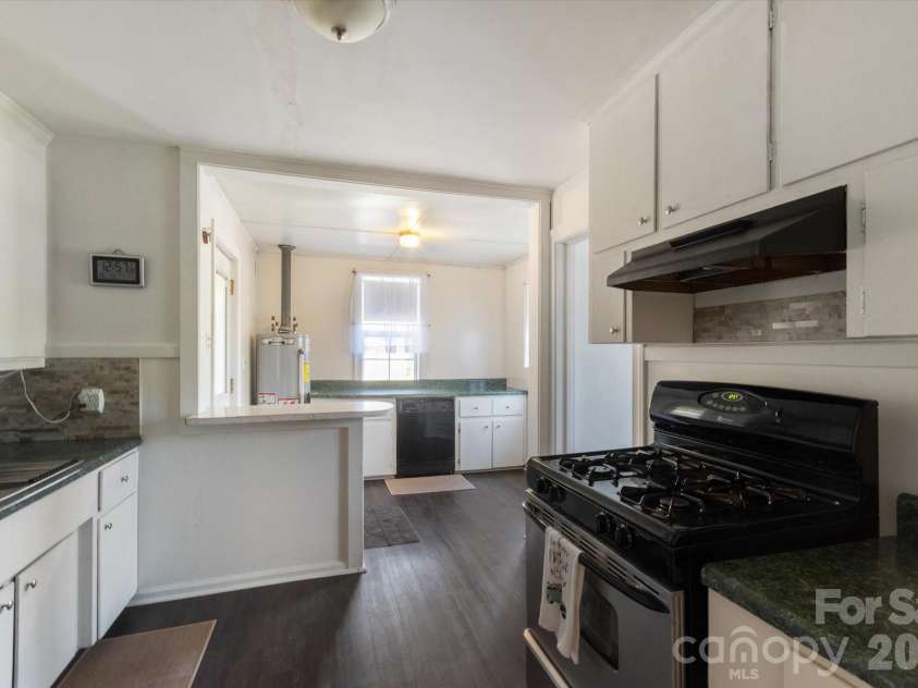 25 Montview Circle, Brevard, NC 28712.  MLS# CAR4365203, YatesRealty ID 21895. 