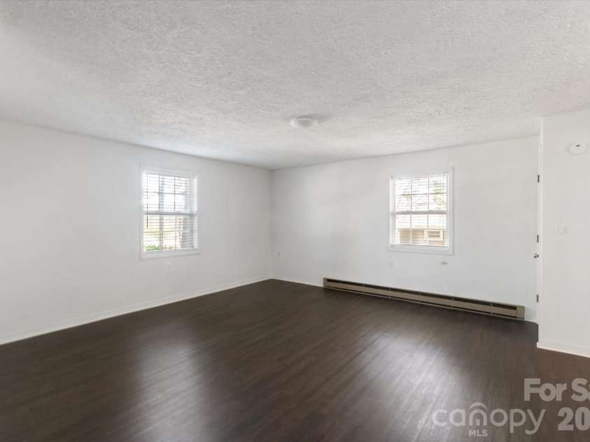 25 Montview Circle, Brevard, NC 28712.  MLS# CAR4365203, YatesRealty ID 21895. 