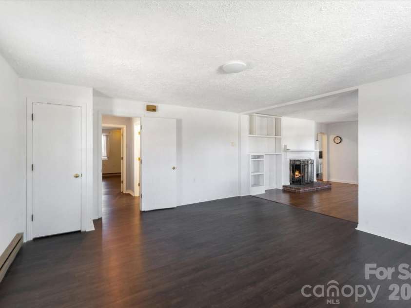 25 Montview Circle, Brevard, NC 28712.  MLS# CAR4365203, YatesRealty ID 21895. 