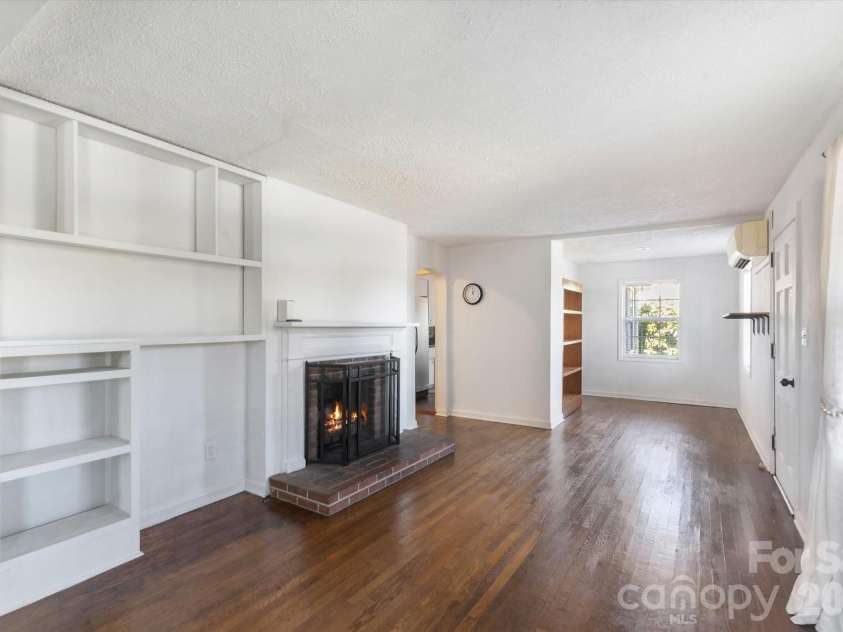 25 Montview Circle, Brevard, NC 28712.  MLS# CAR4365203, YatesRealty ID 21895. 