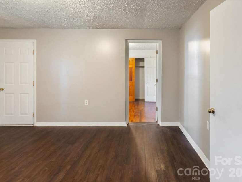 25 Montview Circle, Brevard, NC 28712.  MLS# CAR4365203, YatesRealty ID 21895. 