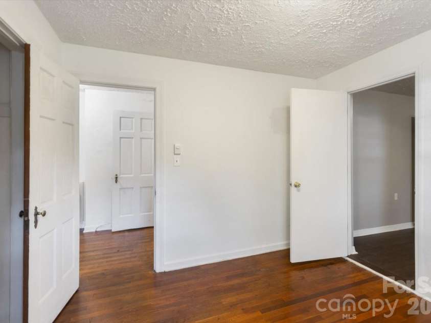25 Montview Circle, Brevard, NC 28712.  MLS# CAR4365203, YatesRealty ID 21895. 
