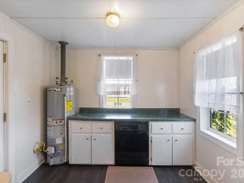 25 Montview Circle, Brevard, NC 28712.  MLS# CAR4365203, YatesRealty ID 21895. 