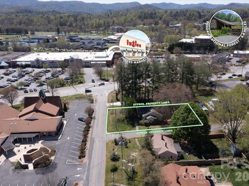 25 Montview Circle, Brevard, NC 28712.  MLS# CAR4365203, YatesRealty ID 21895. 