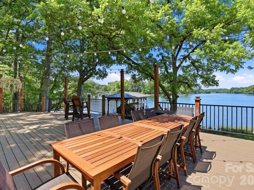 502 Lake Shore Drive, Norwood, NC 28128.  MLS# CAR4376520, YatesRealty ID 21896. 