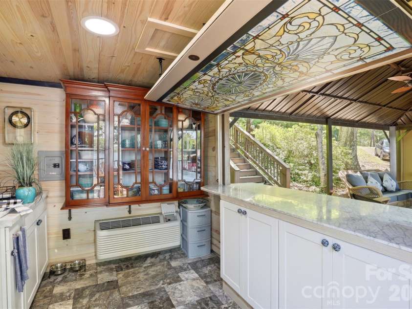 502 Lake Shore Drive, Norwood, NC 28128.  MLS# CAR4376520, YatesRealty ID 21896. Boathouse Kitchen