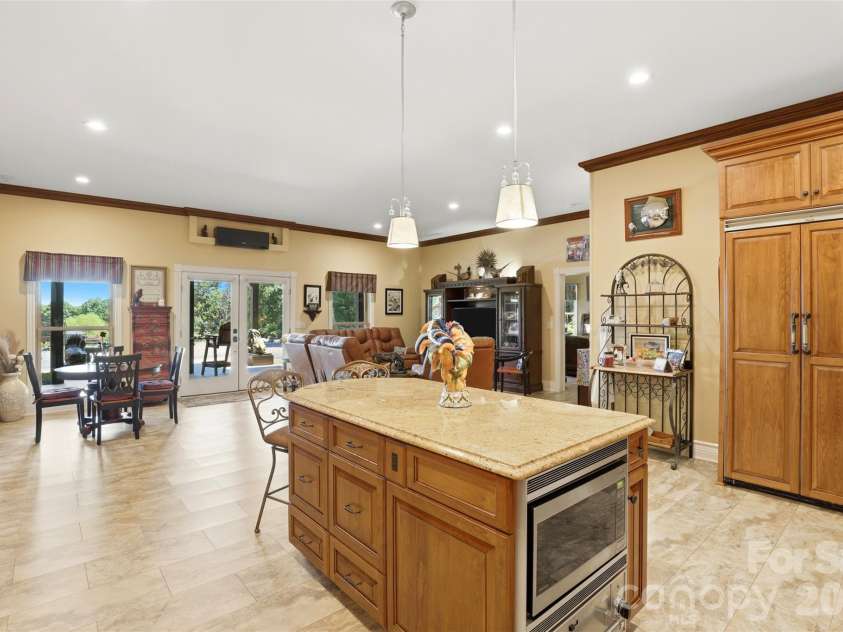 502 Lake Shore Drive, Norwood, NC 28128.  MLS# CAR4376520, YatesRealty ID 21896. Open Kitchen
