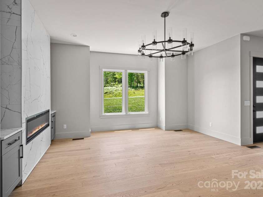 611 Crystal Heights Drive, Hendersonville, NC 28739.  MLS# CAR4263077, YatesRealty ID 21896. Living Room