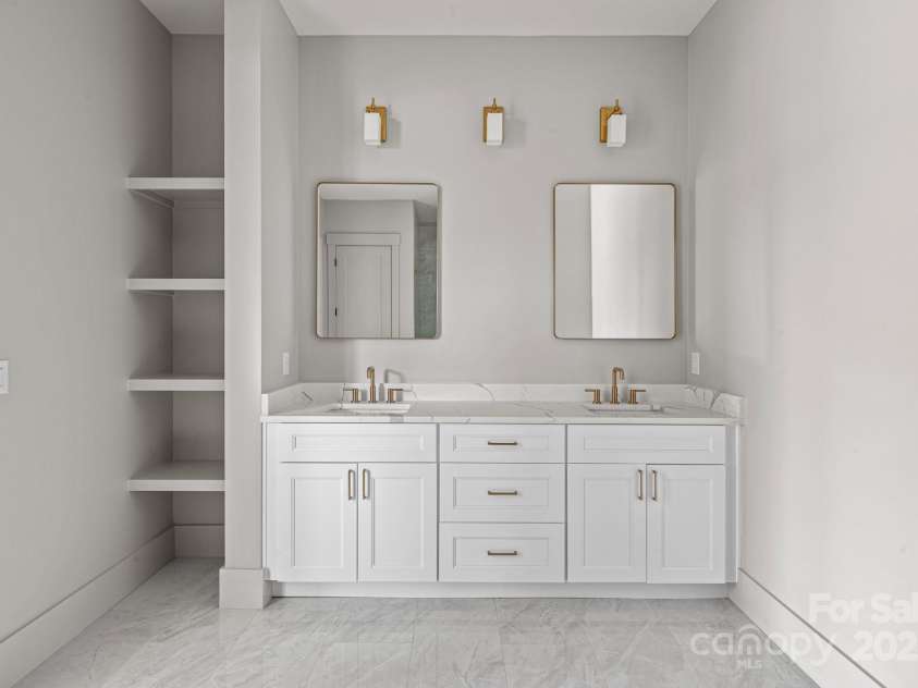 611 Crystal Heights Drive, Hendersonville, NC 28739.  MLS# CAR4263077, YatesRealty ID 21896. Master Bath