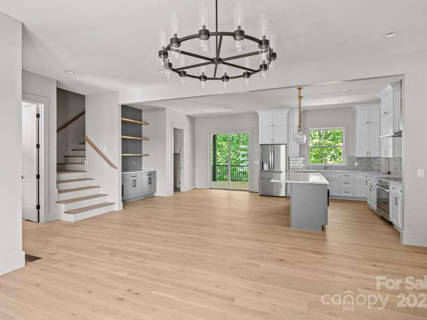 611 Crystal Heights Drive, Hendersonville, NC 28739.  MLS# CAR4263077, YatesRealty ID 21896. Open Living Space