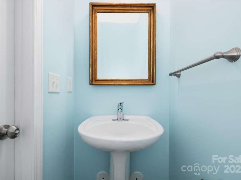 181 Singleton Road, Mooresville, NC 28117.  MLS# CAR4268089, YatesRealty ID 21897. Half Bath on Main