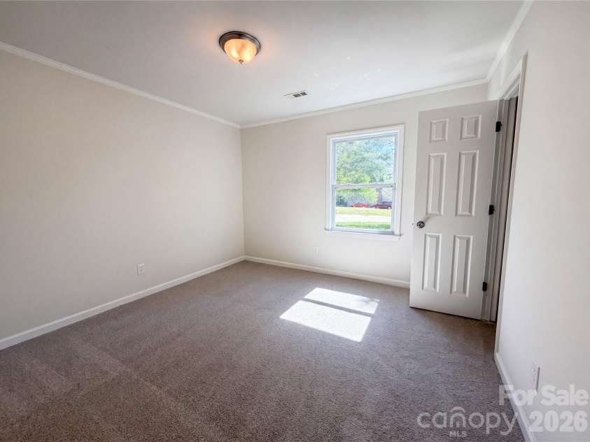 4700 Misty Hill Lane, Gastonia, NC 28056.  MLS# CAR4239522, YatesRealty ID 21897. 