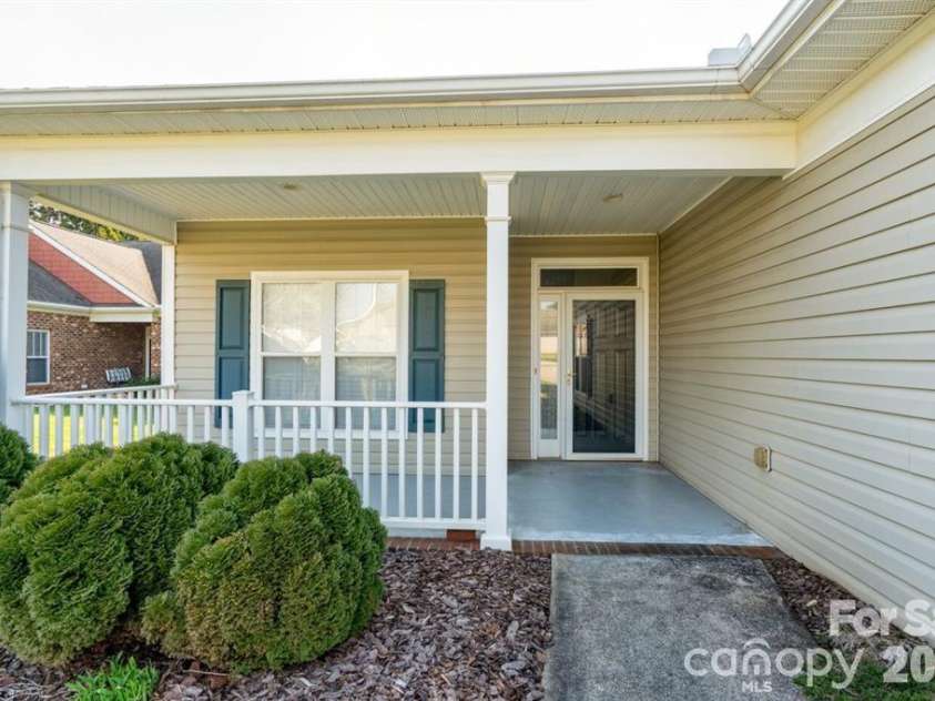 115 River Birch Drive, Salisbury, NC 28146.  MLS# CAR4420054, YatesRealty ID 21898. 