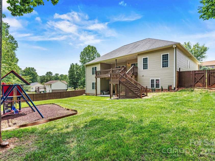 1616 Indian Springs Drive, Conover, NC 28613.  MLS# CAR4268711, YatesRealty ID 21899. Fenced Back Yard/Deck View
