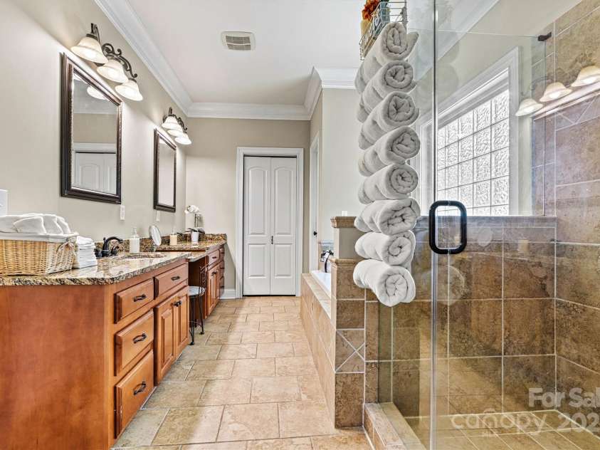 1616 Indian Springs Drive, Conover, NC 28613.  MLS# CAR4268711, YatesRealty ID 21899. Primary Bath/Dual Vanity View