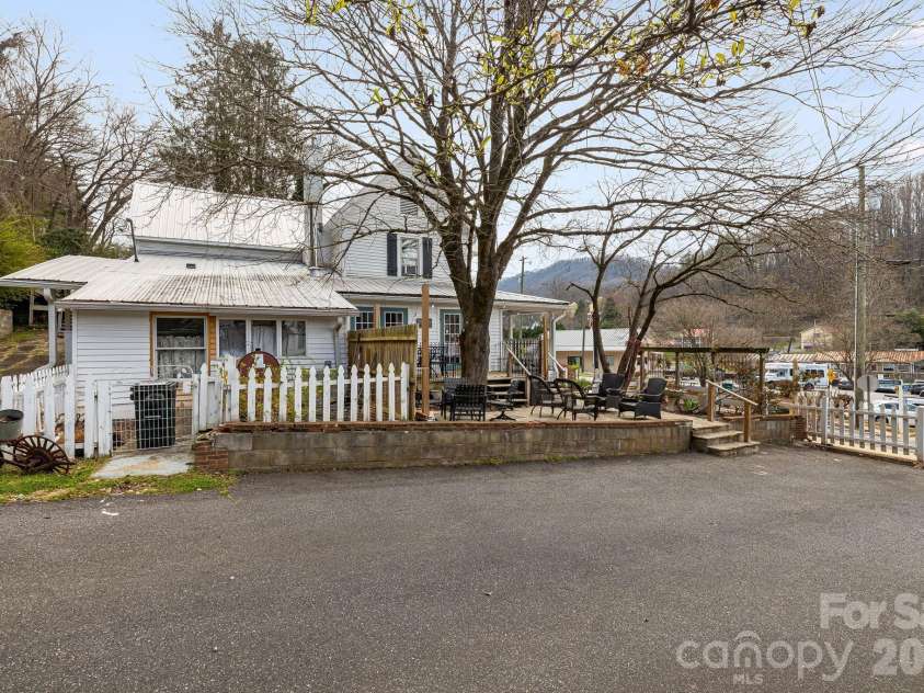 364 Haywood Road, Dillsboro, NC 28725.  MLS# CAR4351756, YatesRealty ID 21899. 