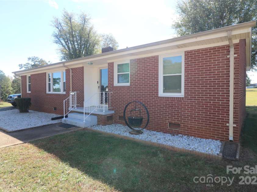 1260 US 221 Highway, Rutherfordton, NC 28139.  MLS# CAR4314402, YatesRealty ID 219. 