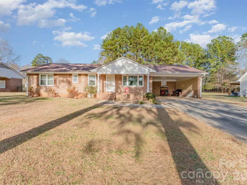 1212 Rowan Mills Road, Salisbury, NC 28147.  MLS# CAR4325486, YatesRealty ID 21900. 
