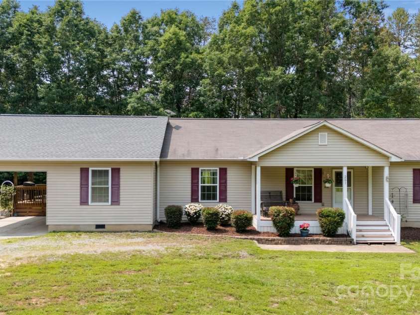 251 Vera Lane, Columbus, NC 28722.  MLS# CAR4267377, YatesRealty ID 21900. 