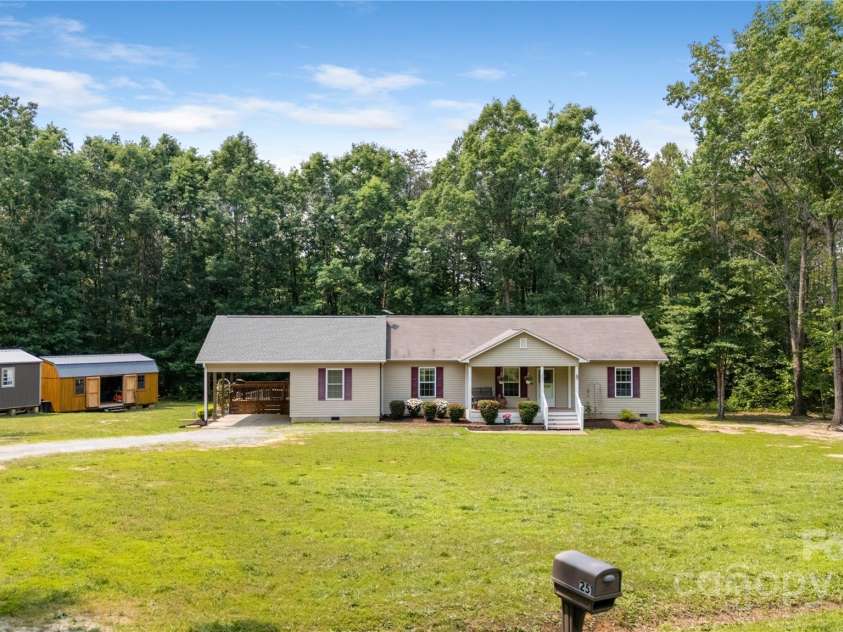 251 Vera Lane, Columbus, NC 28722.  MLS# CAR4267377, YatesRealty ID 21900. 