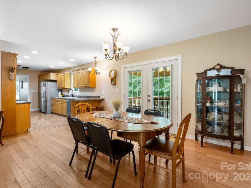 251 Vera Lane, Columbus, NC 28722.  MLS# CAR4267377, YatesRealty ID 21900. 