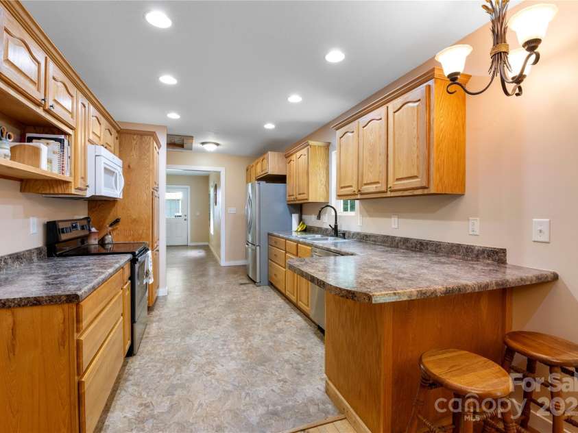 251 Vera Lane, Columbus, NC 28722.  MLS# CAR4267377, YatesRealty ID 21900. 