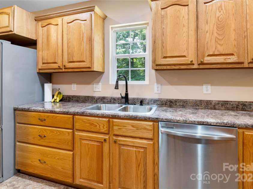 251 Vera Lane, Columbus, NC 28722.  MLS# CAR4267377, YatesRealty ID 21900. 