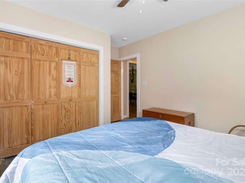 251 Vera Lane, Columbus, NC 28722.  MLS# CAR4267377, YatesRealty ID 21900. 