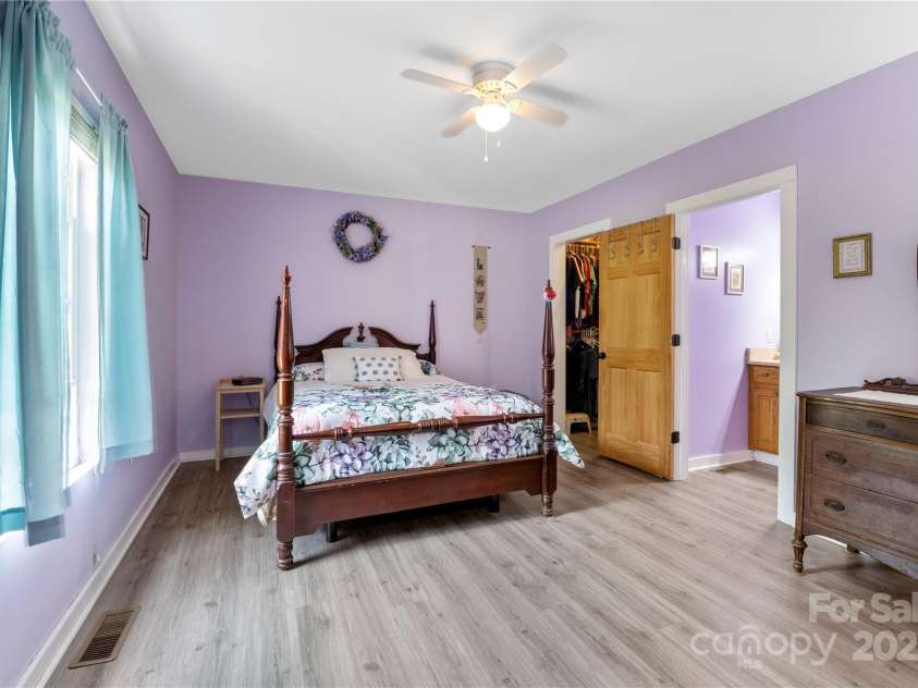 251 Vera Lane, Columbus, NC 28722.  MLS# CAR4267377, YatesRealty ID 21900. 